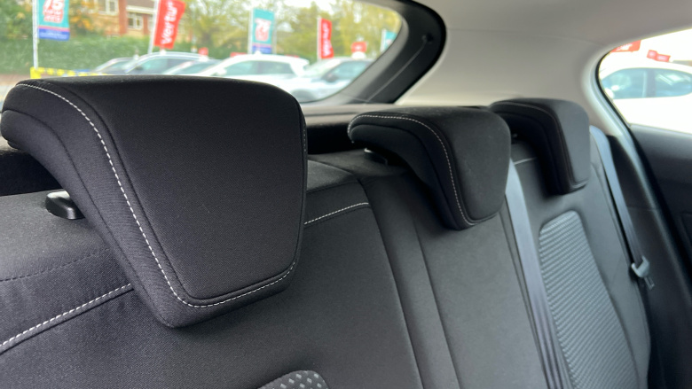 Ford Focus 1.0 EcoBoost 100 Zetec 5dr Petrol Hatchback